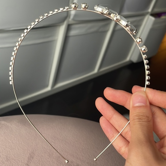 WEDDING ACCESSORY - Picture 2 of 3